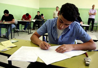 استطلاع آراء المصريين فى الخارج حول امتحانات أبنائهم بنظام الفصلين - 

        